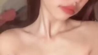 คลิปหลุดมาใหม่ HUANXI59 ดาวติ๊กต๊อกจีนโชว์หวาดหวิว 18 บนรถแดงกลางท่าแพ